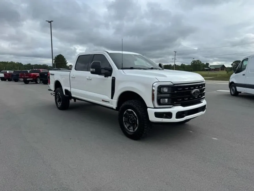 2024 Ford F-250 photo 1