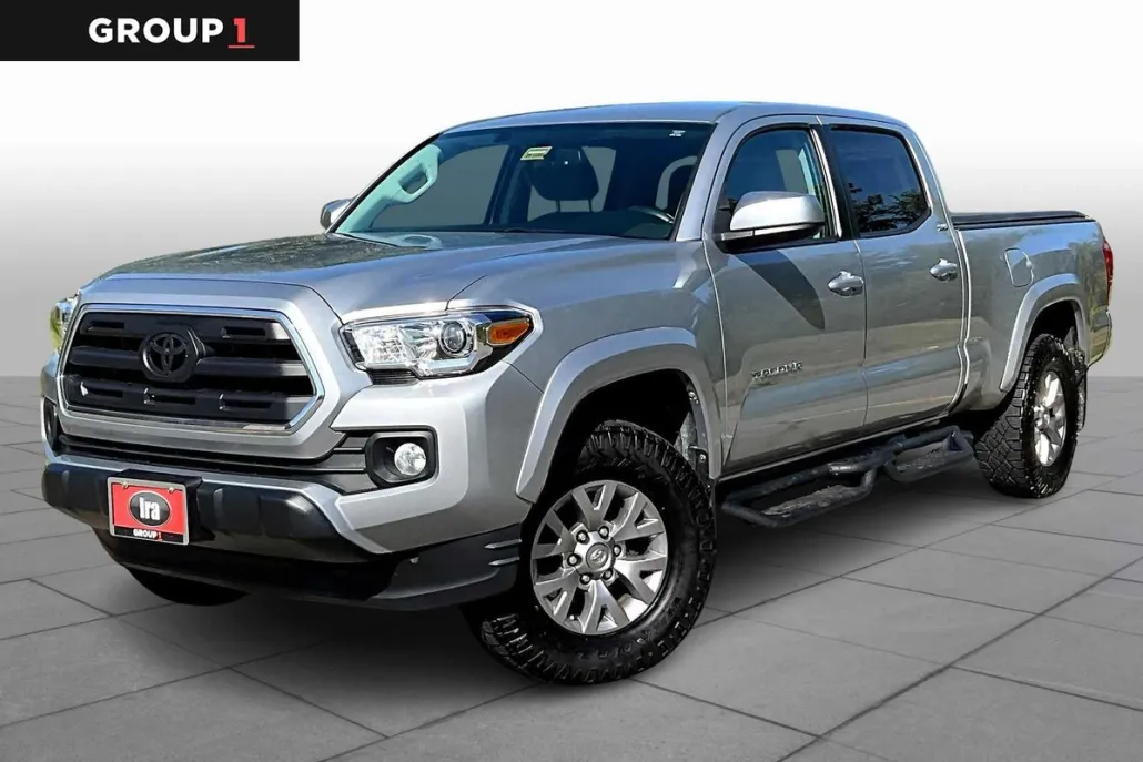2016 Toyota Tacoma SR5 photo 1