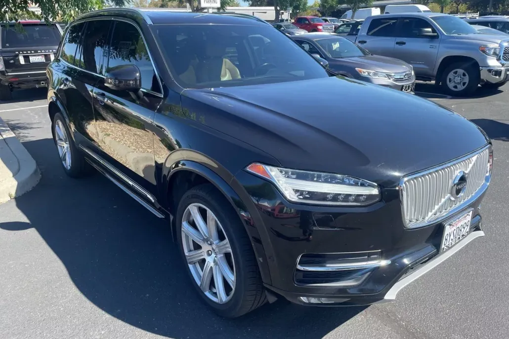2016 Volvo XC90 T6 Inscription photo 1