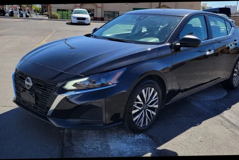 2025 Nissan Altima 2.5 SV photo 1