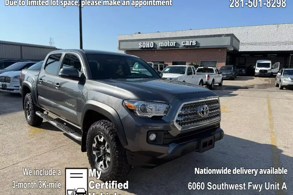 2016 Toyota Tacoma TRD photo 1
