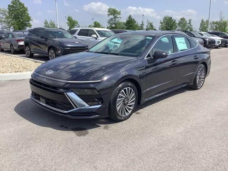 2025 Hyundai Sonata Hybrid SEL photo 1