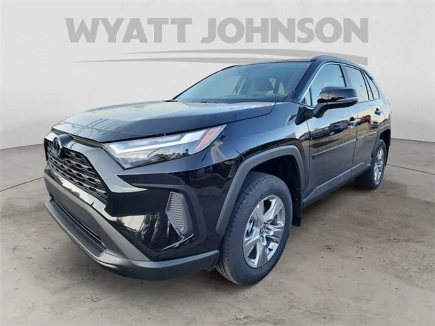 2024 Toyota RAV4 XLE photo 1