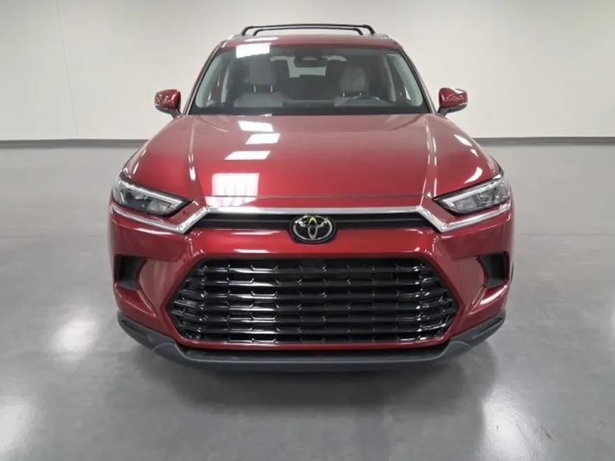2024 Toyota Grand Highlander XLE photo 1