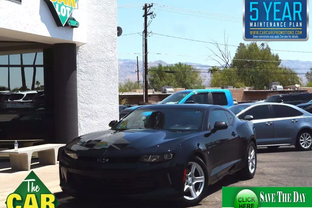 2017 Chevrolet Camaro 1LT photo 1