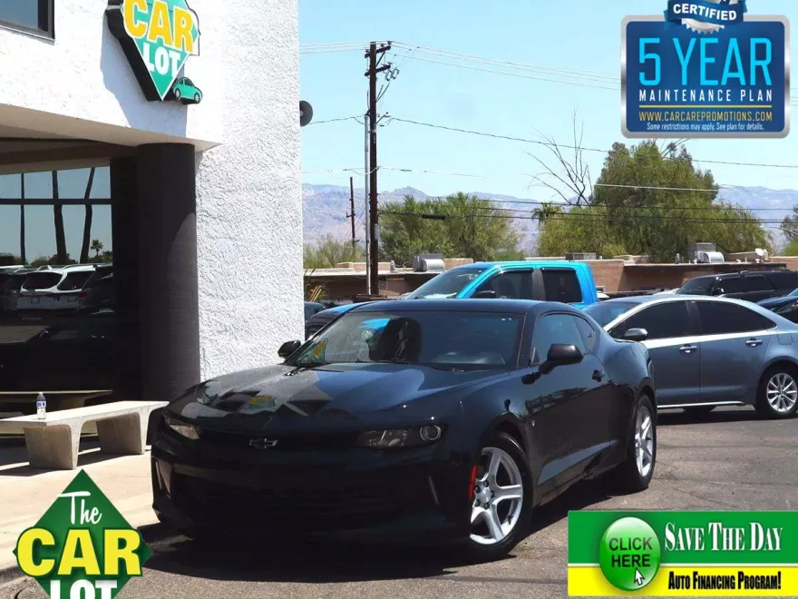 2017 Chevrolet Camaro 1LT photo 1