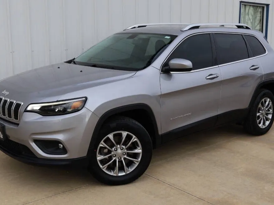 2019 Jeep Cherokee Latitude photo 1