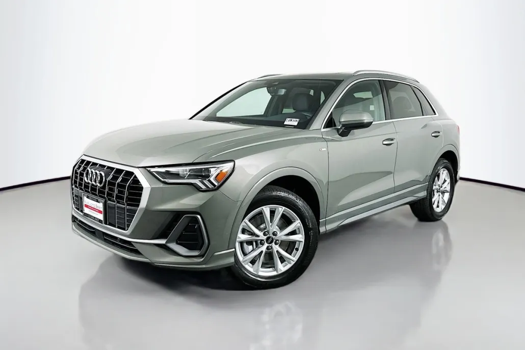 2025 Audi Q3 S line Premium photo 1