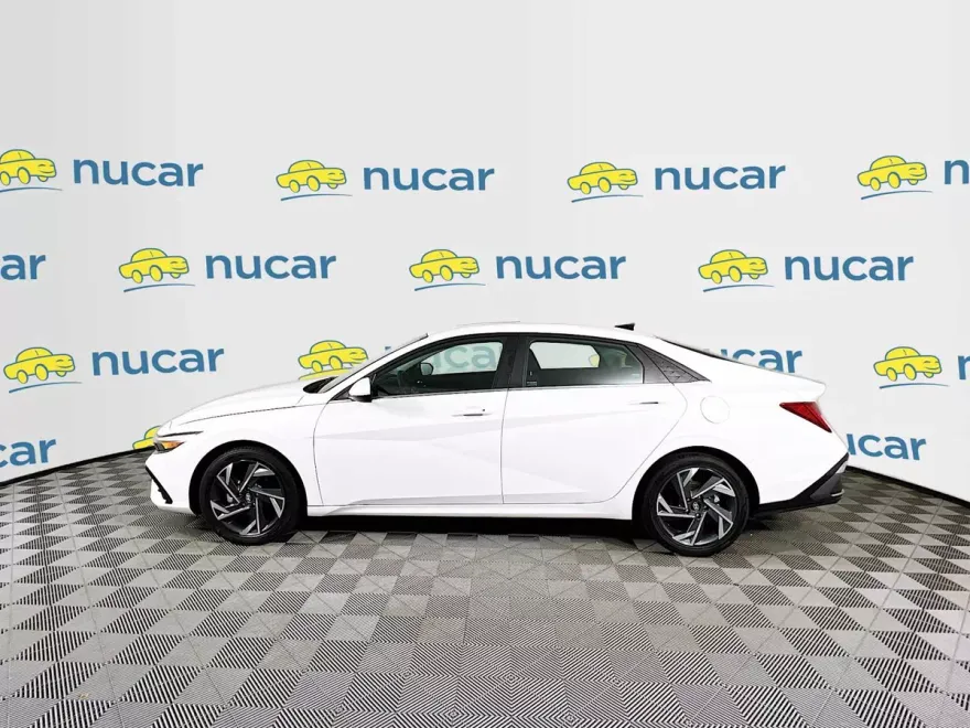 2024 Hyundai Elantra SEL Convenience photo 1