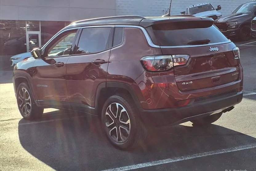 2022 Jeep Compass Limited photo 1