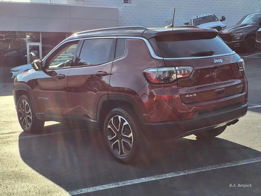 2022 Jeep Compass Limited photo 1