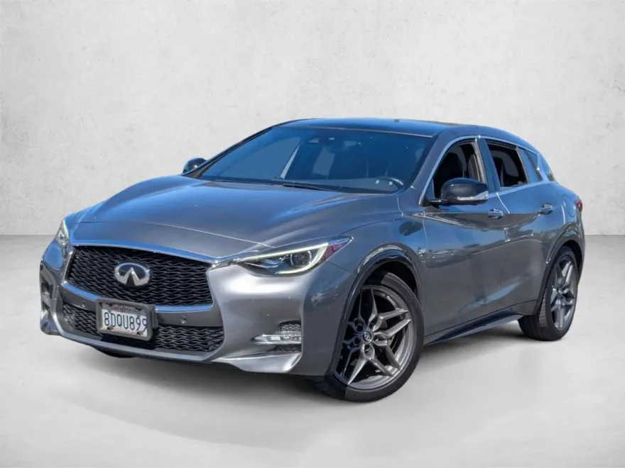 2018 Infiniti QX30 Sport photo 1