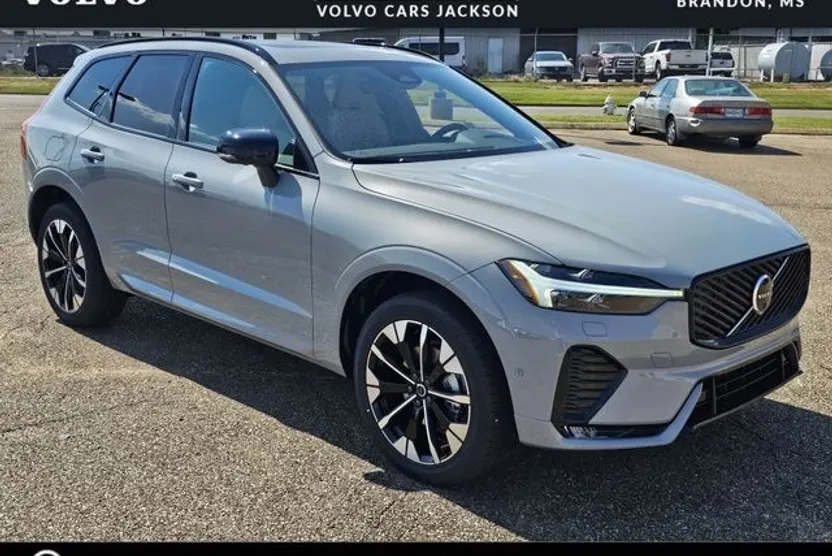 2026 Volvo XC60 B5 Plus photo 1