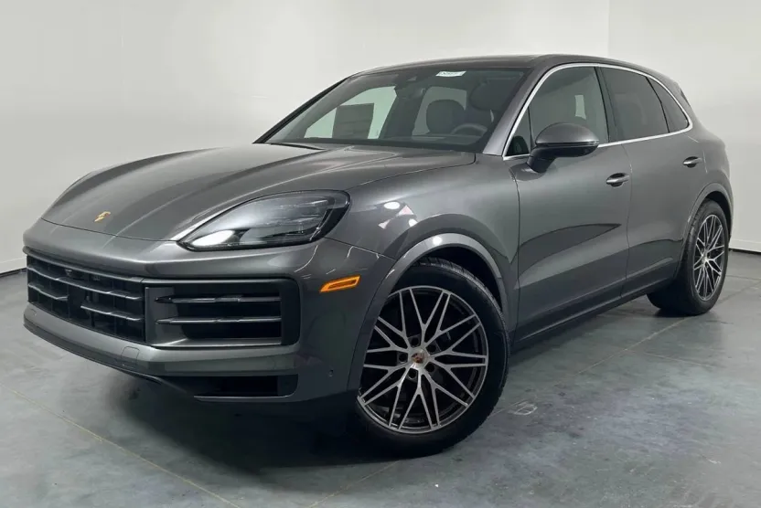 2025 Porsche Cayenne photo 1