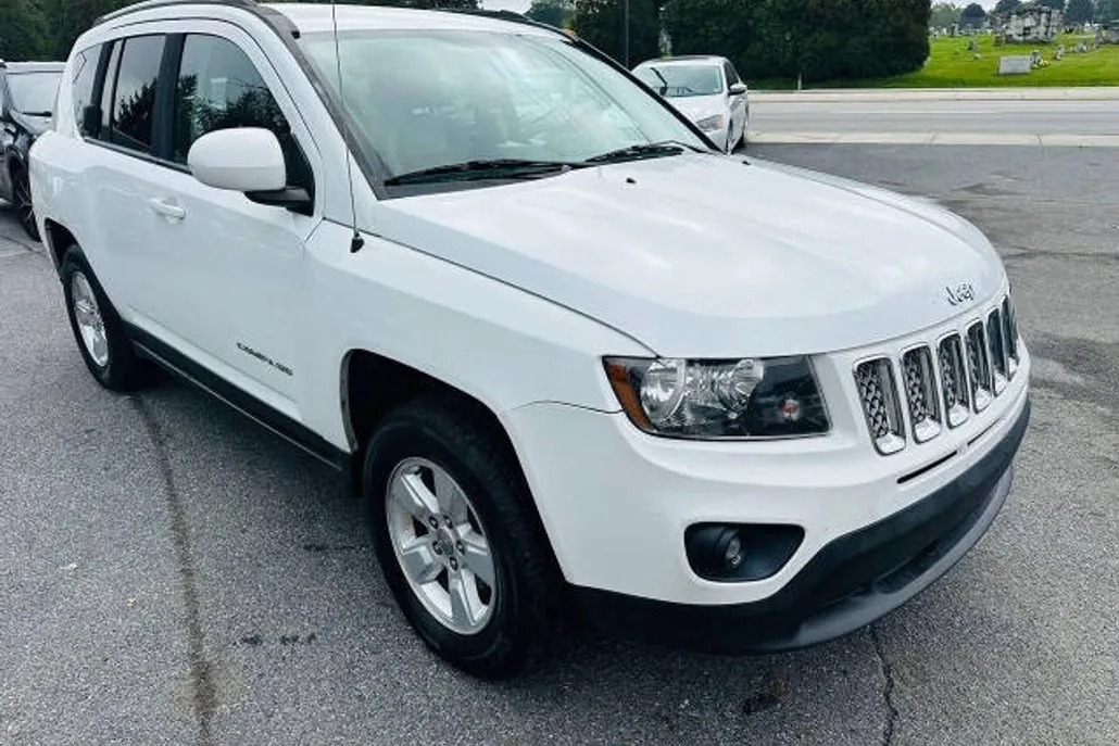 2016 Jeep Compass Latitude photo 1