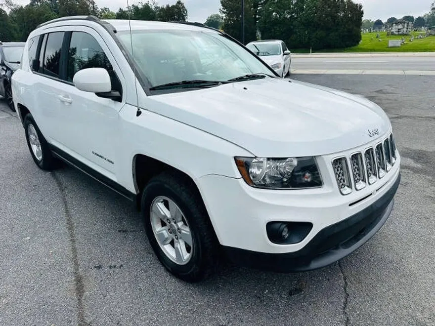 2016 Jeep Compass Latitude photo 1