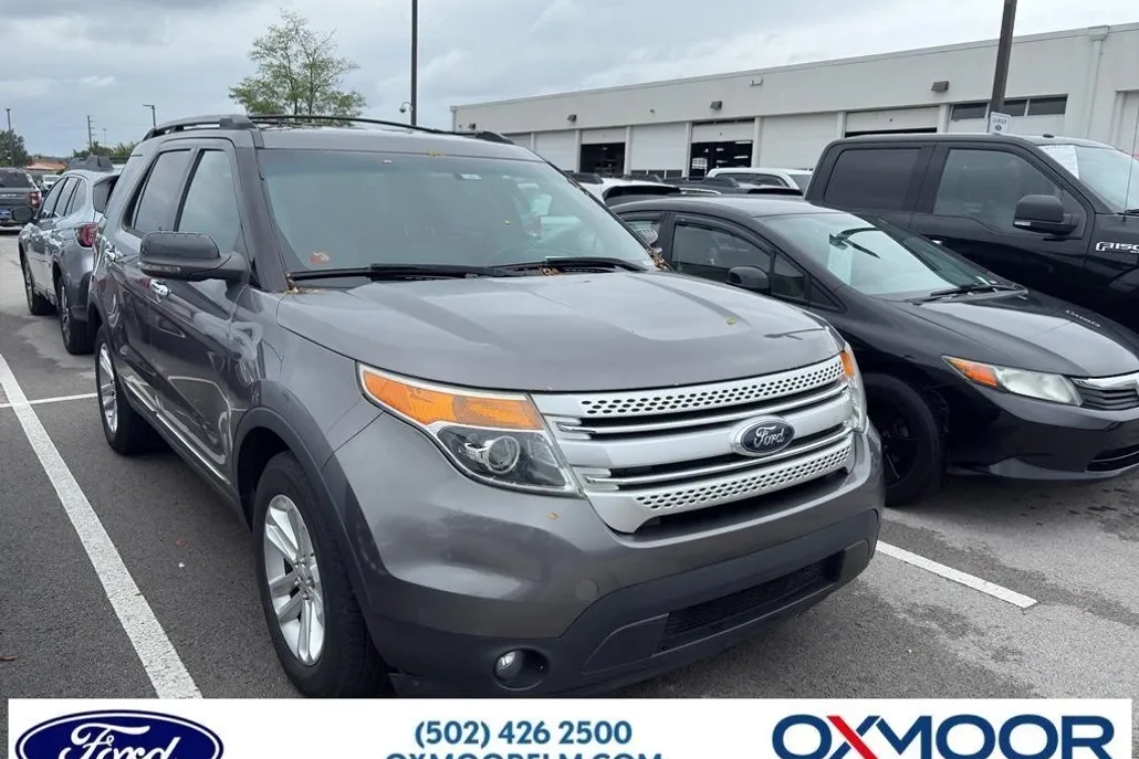 2013 Ford Explorer XLT photo 1