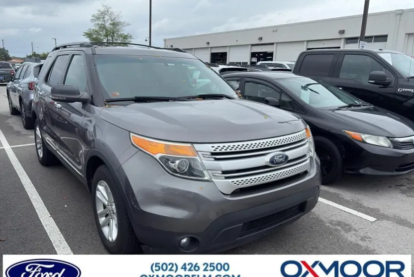 2013 Ford Explorer XLT photo 1