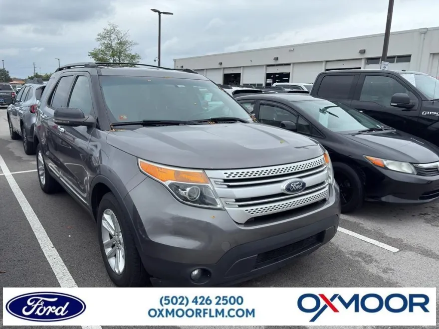 2013 Ford Explorer XLT photo 1