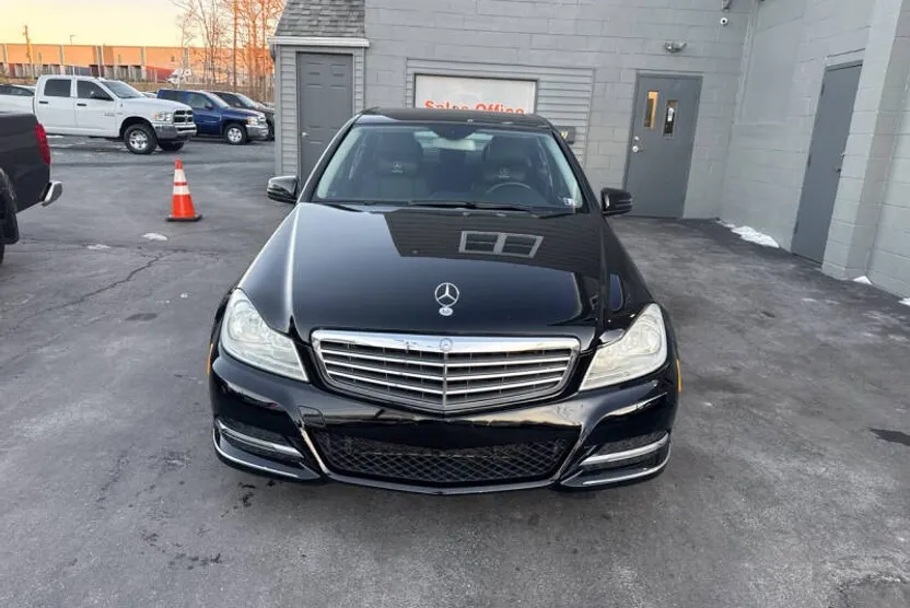 2012 Mercedes Benz C 300 Luxury 4MATIC photo 1
