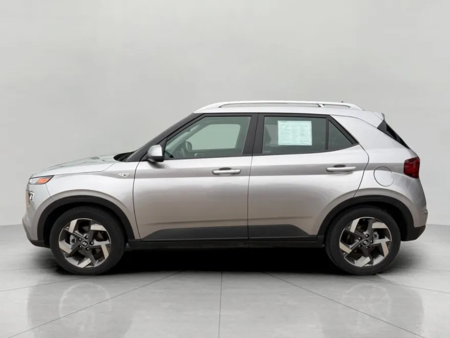 2023 Hyundai Venue SEL photo 1