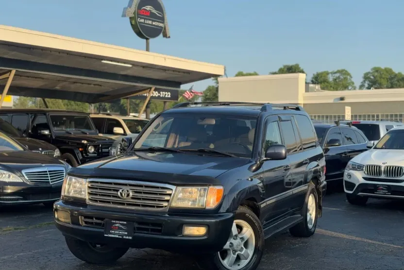 2004 Toyota Land Cruiser VX photo 1