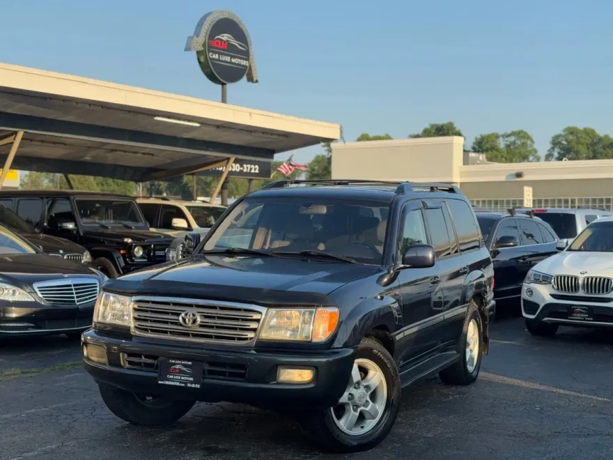 2004 Toyota Land Cruiser VX photo 1