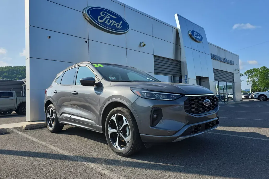2024 Ford Escape ST-Line Elite photo 1