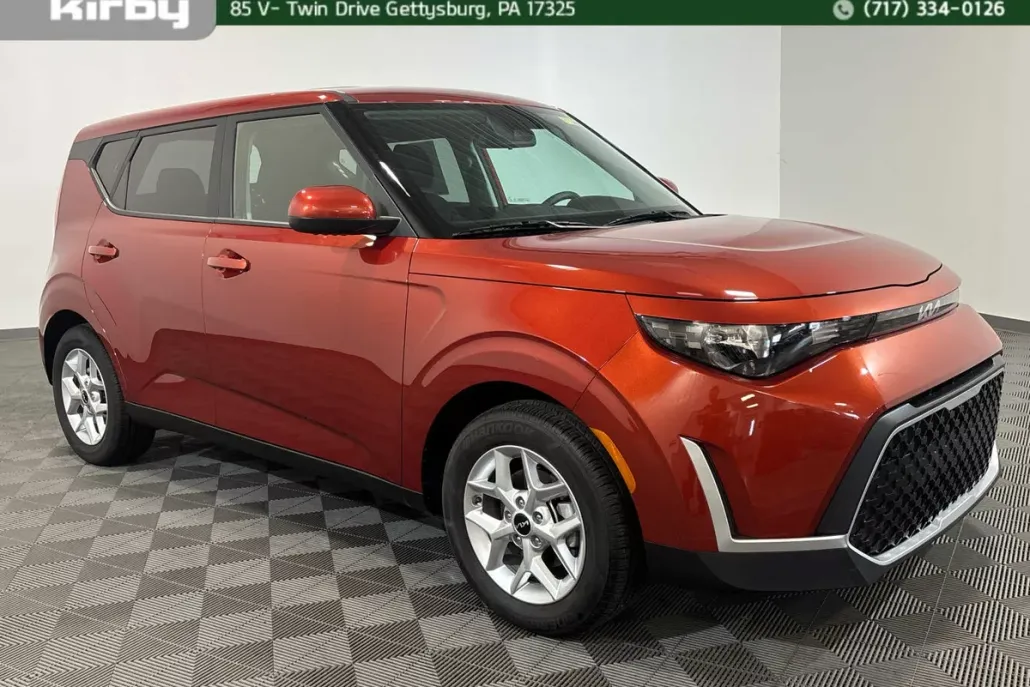 2023 Kia Soul LX photo 1