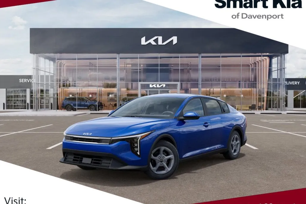 2025 Kia K4 LXS photo 1