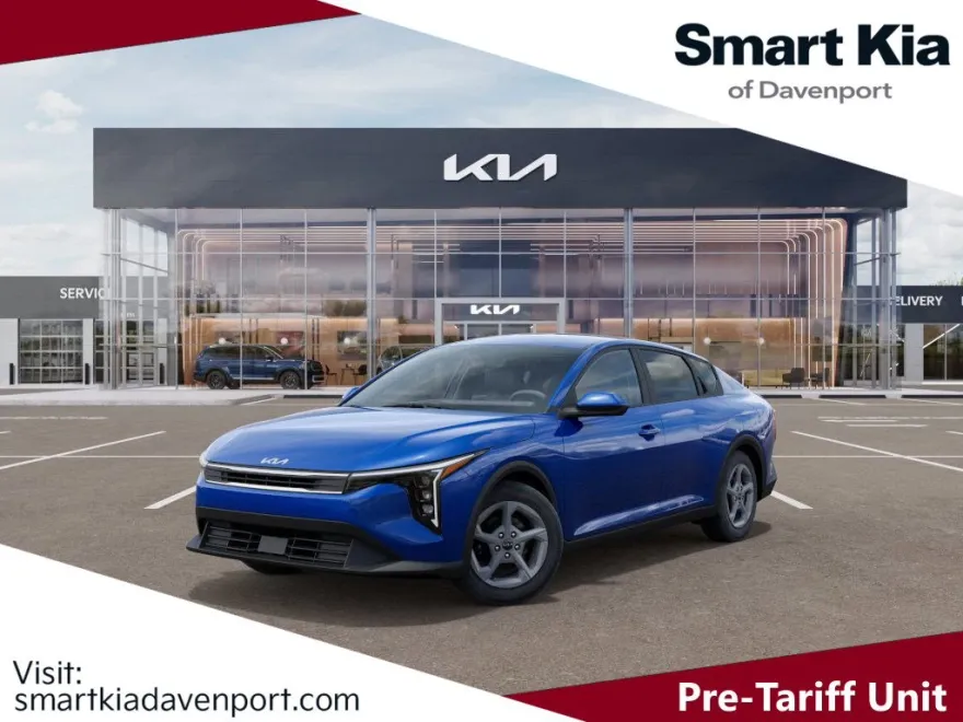 2025 Kia K4 LXS photo 1