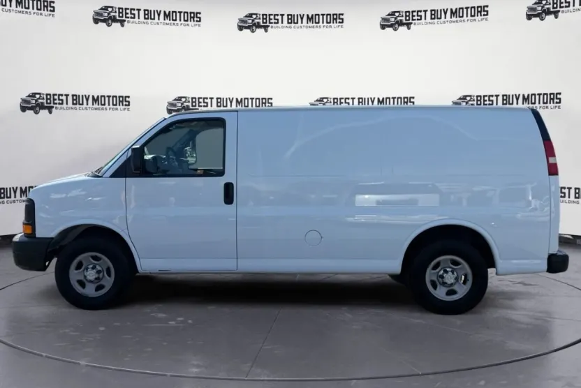 2007 Chevrolet Express 1500 Cargo Van photo 1