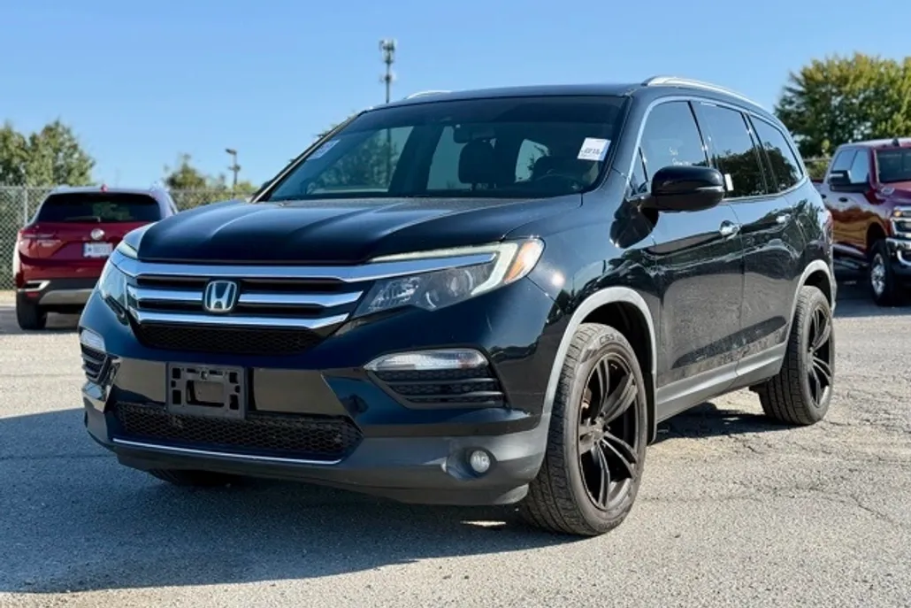 2018 Honda Pilot Touring photo 1