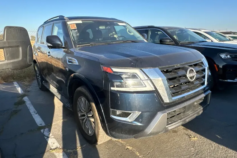 2022 Nissan Armada SL photo 1