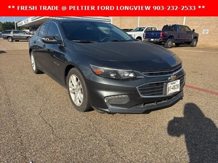 2017 Chevrolet Malibu 1LT photo 1