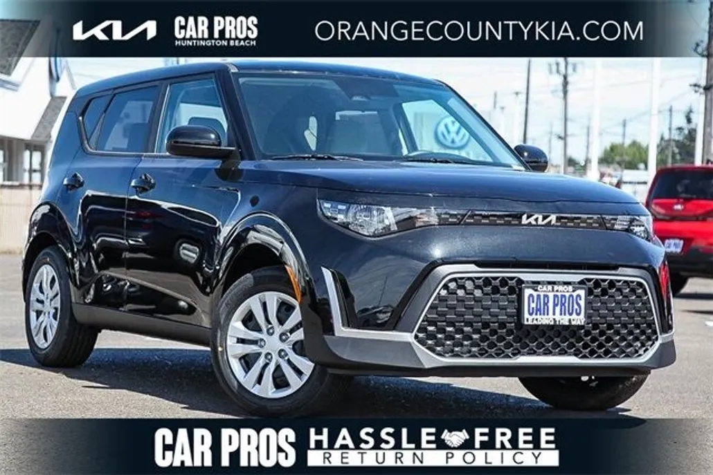 2025 Kia Soul LX photo 1