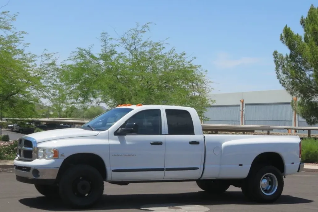 2005 Dodge Ram 3500 SLT photo 1
