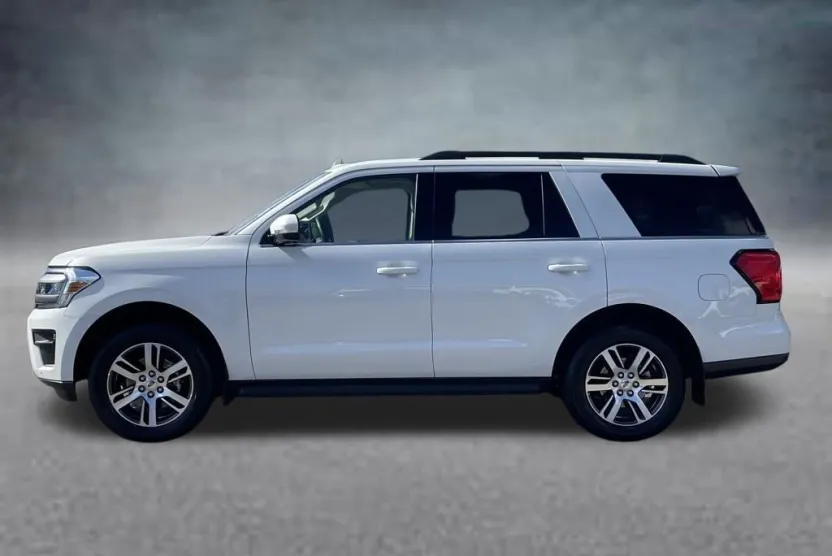 2024 Ford Expedition XLT photo 1
