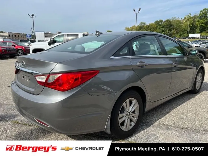 2013 Hyundai Sonata GLS photo 1
