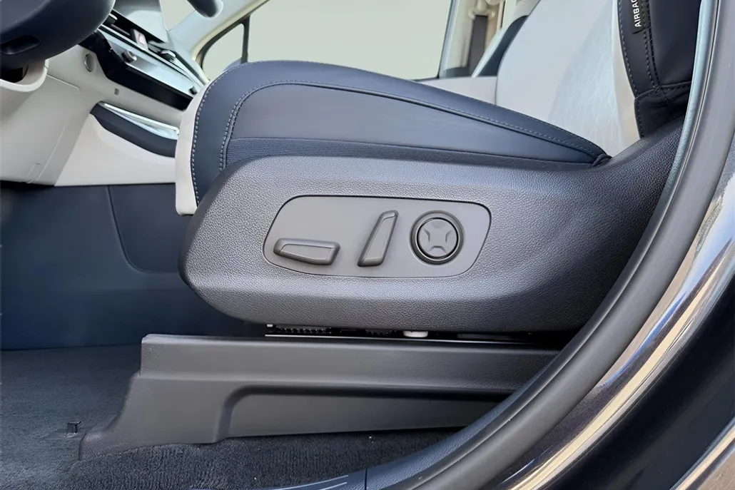 2025 Kia Carnival EX photo 1