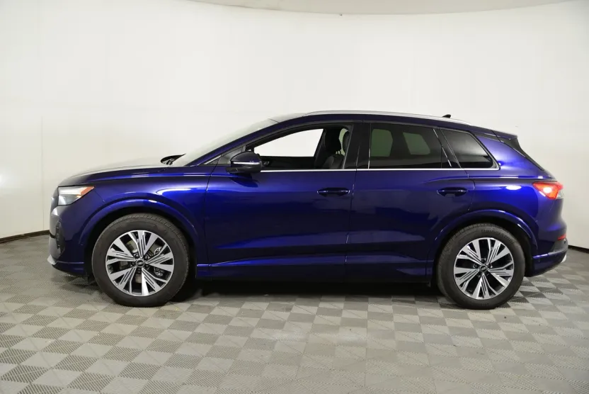 2023 Audi Q4 40 E-tron Premium Plus photo 1