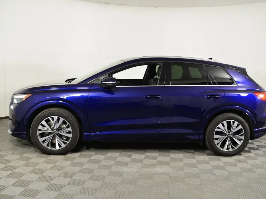 2023 Audi Q4 40 E-tron Premium Plus photo 1