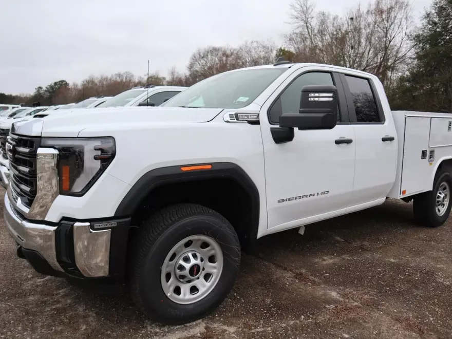 2024 Gmc Sierra 3500 HD Pro photo 1
