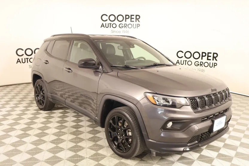 2024 Jeep Compass Latitude photo 1