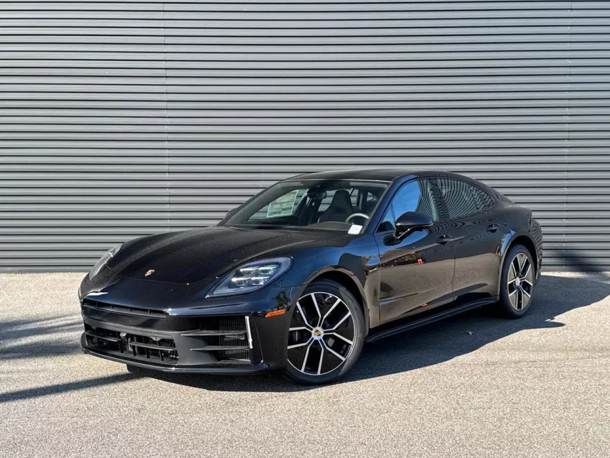 2025 Porsche Panamera 4 photo 1