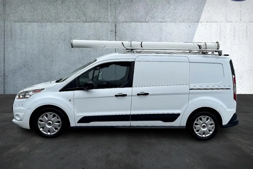 2017 Ford Transit Van XLT photo 1