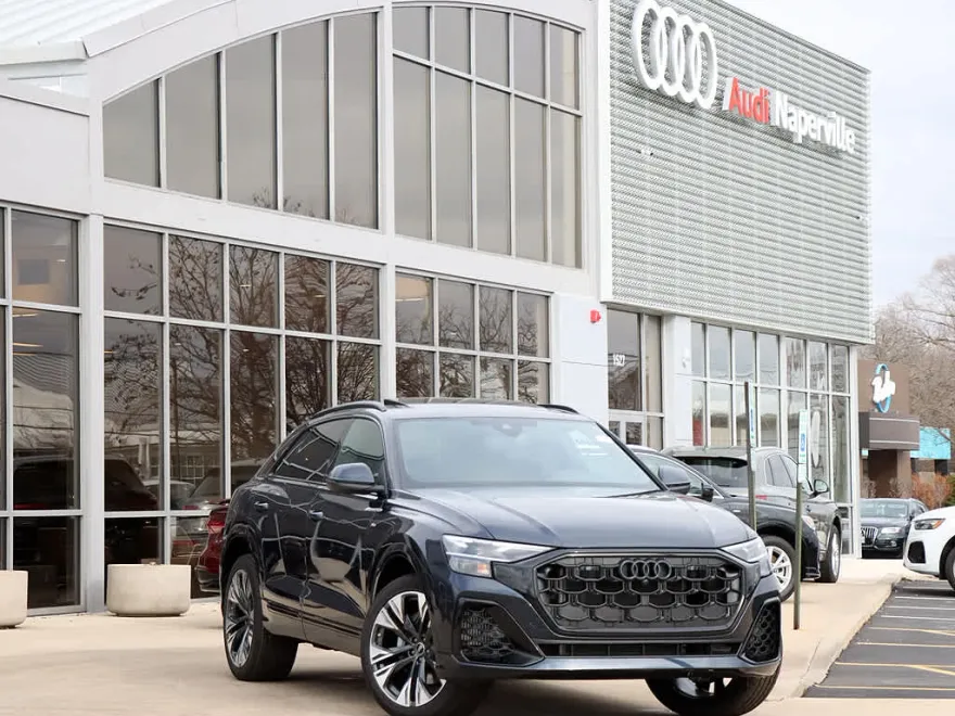 2025 Audi Q8 55 Premium Plus photo 1
