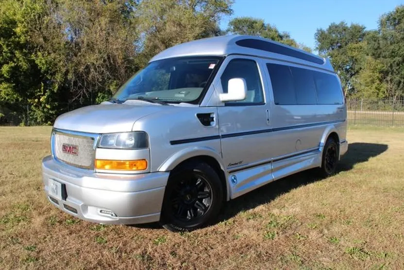 2019 Gmc Savana 2500 Cargo photo 1