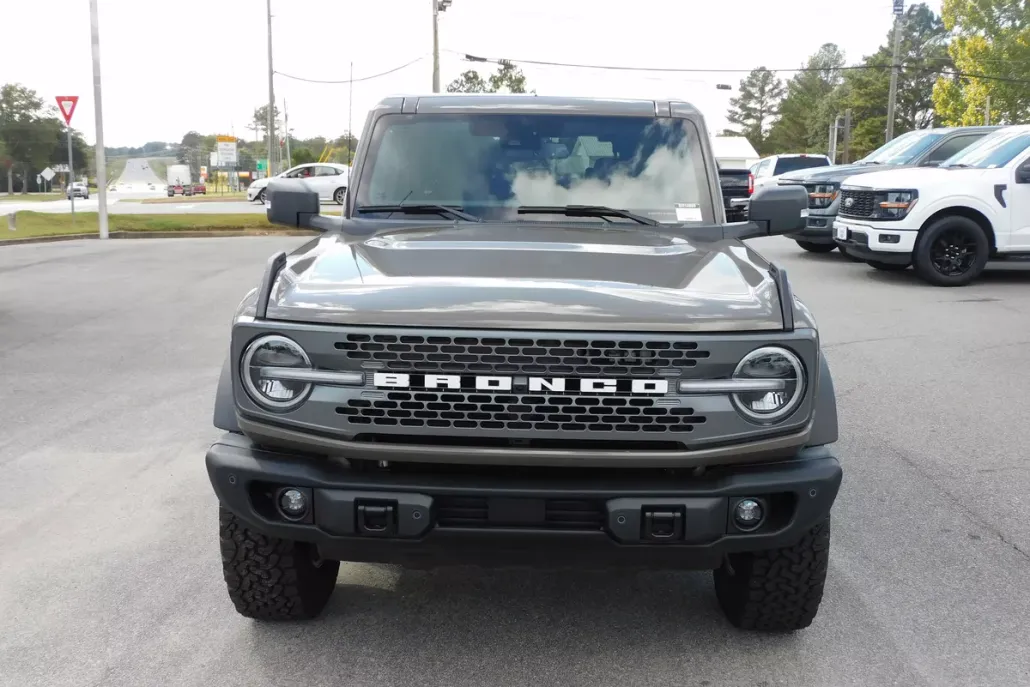 2025 Ford Bronco Badlands photo 1