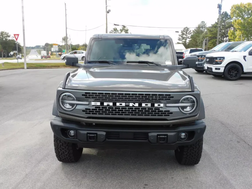 2025 Ford Bronco Badlands photo 1